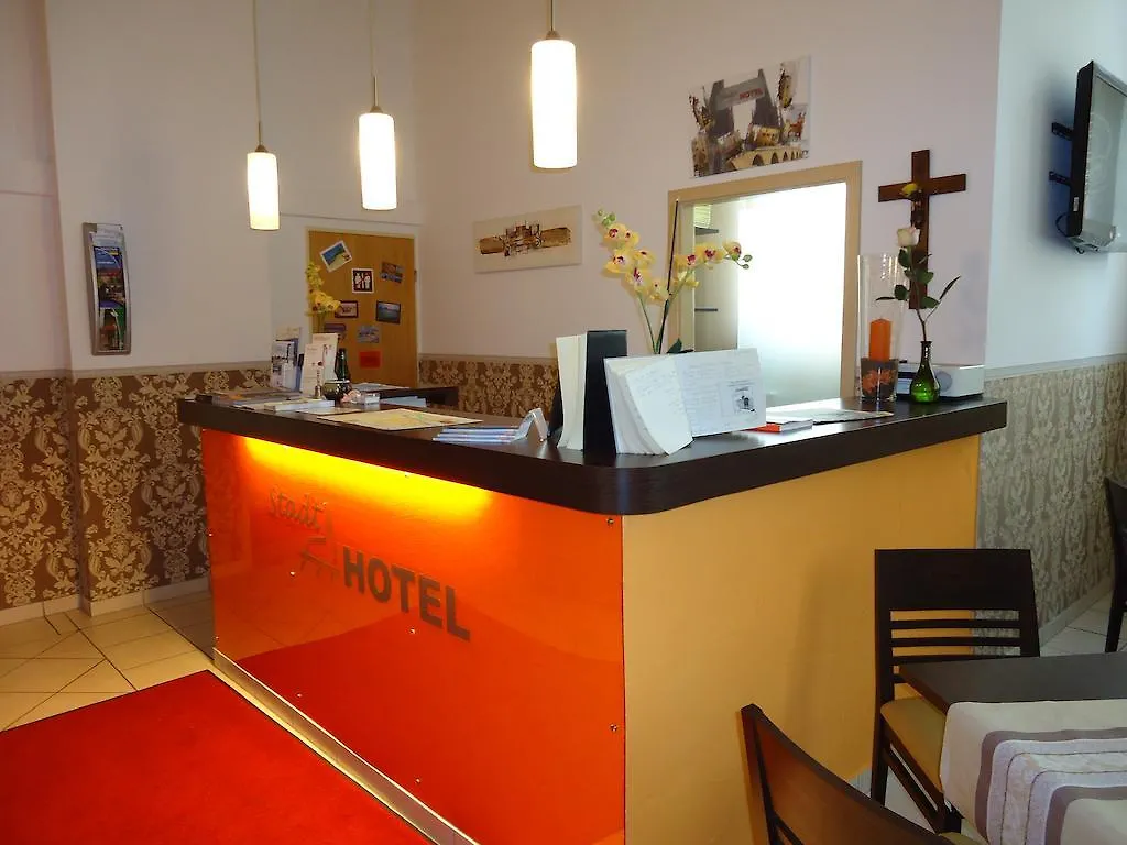 Stadthotel Regensburg contacts